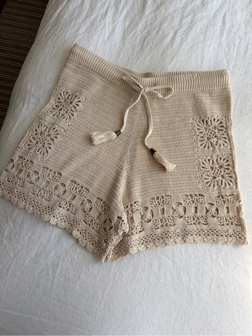 NWT Zimmerman Chintz Crochet Cotton Drawstring Beach Shorts Natural Cream Tan - Picture 5 of 11
